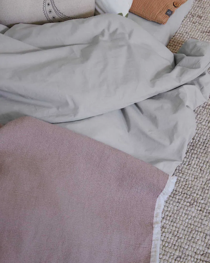 Bio-Baumwoll-Kindertagesdecke Figa Mini [Blasses Rosa & Naturweiß]