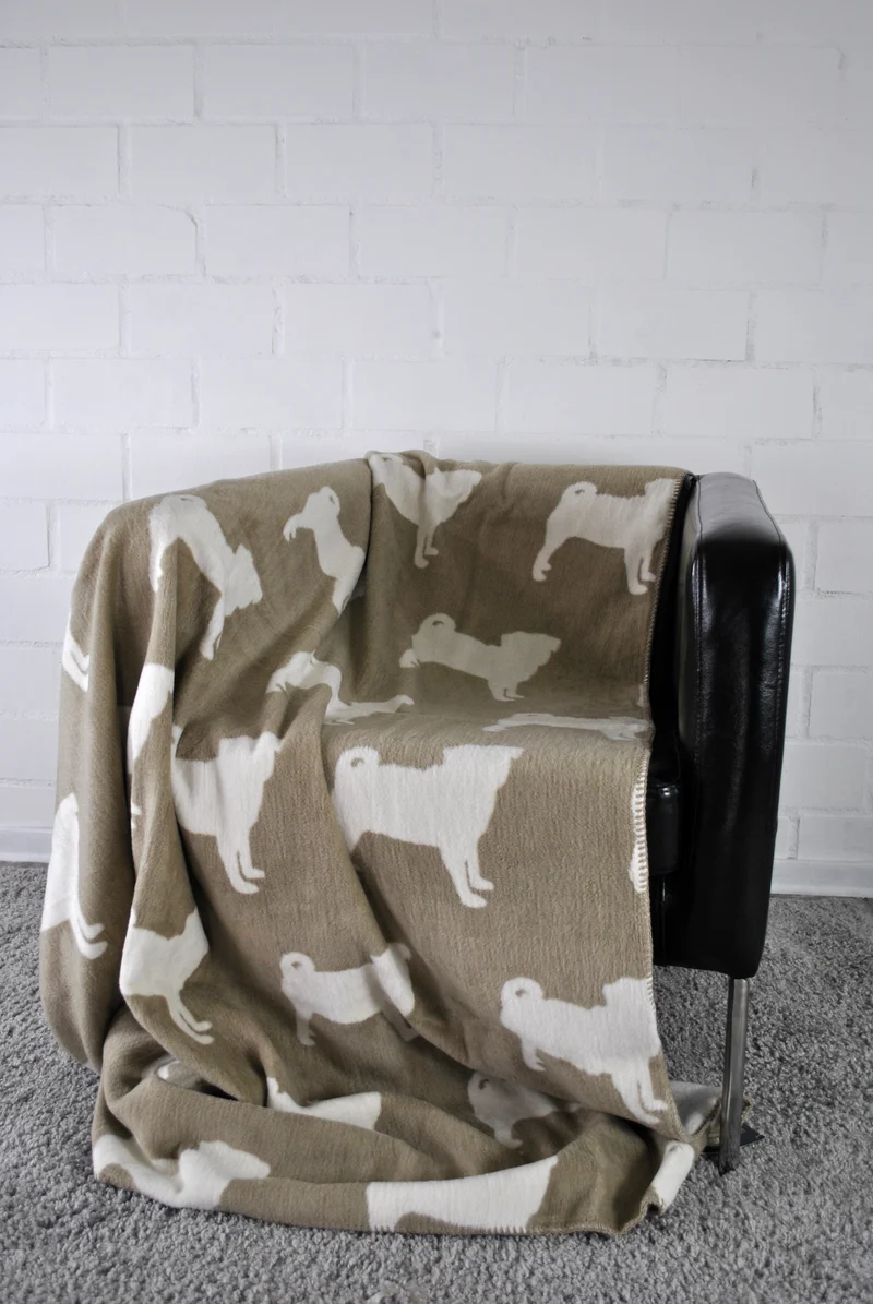 Wohndecke Mops Braun, 130 x 170 cm