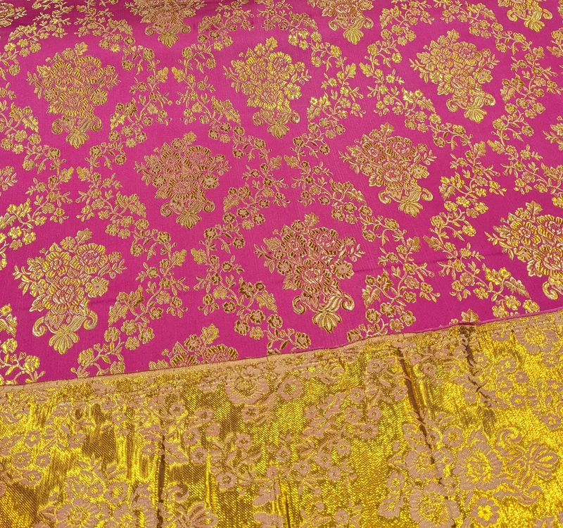 Brokatstoff Blumen mit gold *Ab 50cm