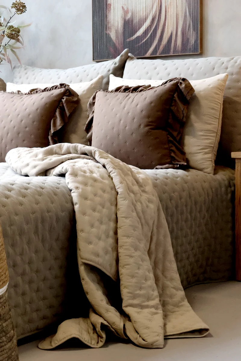 Chic Antique Aix Soft Quilt