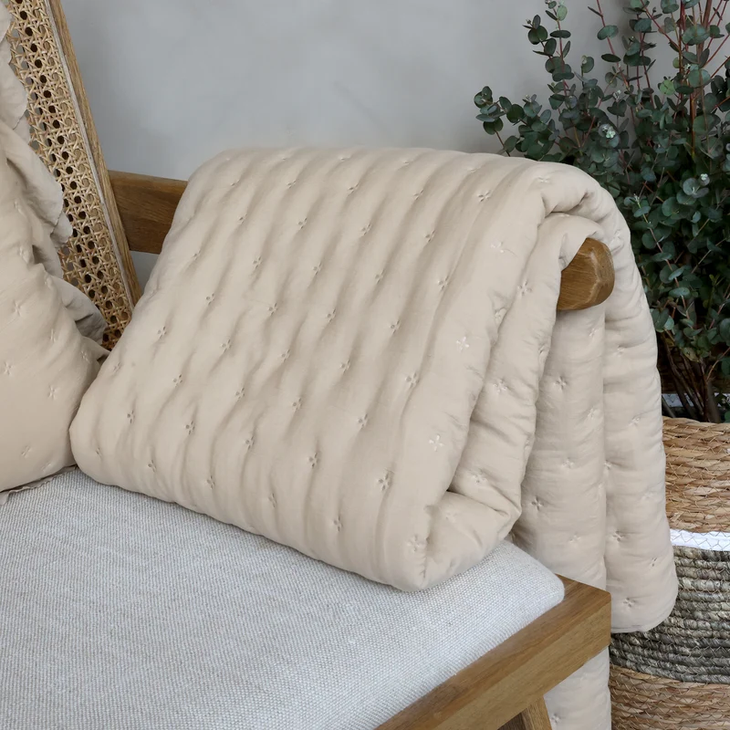 Chic Antique Aix Soft Quilt