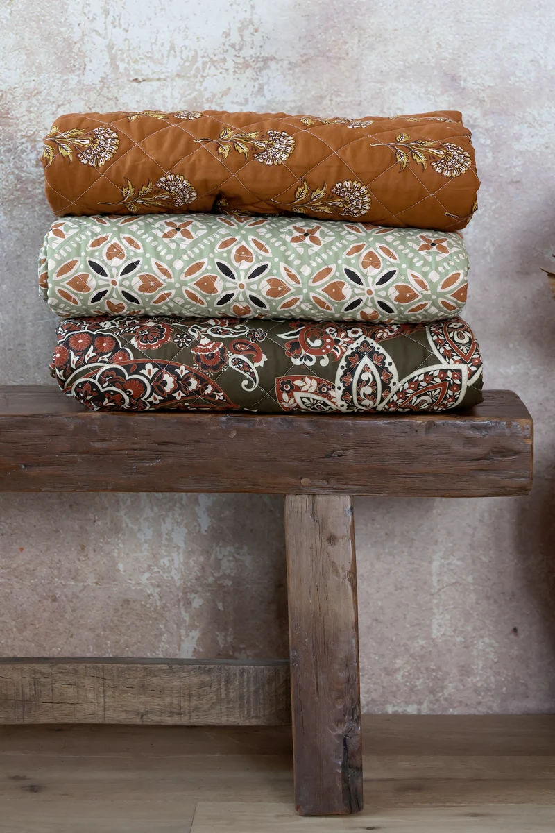 Chic Antique Aix Quilt mit Paisley Motiv