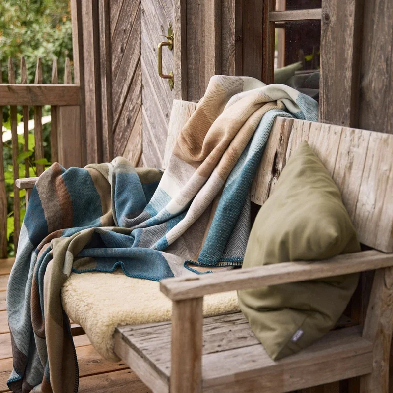 Kuscheldecke Iceland Horizon – Blau Beige