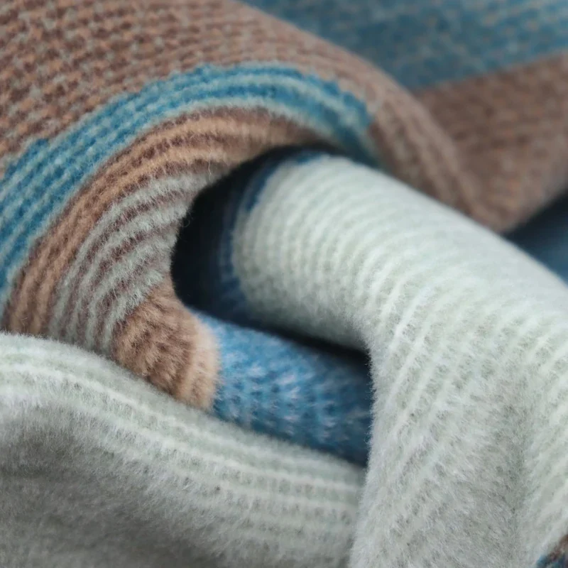 Kuscheldecke Iceland Horizon – Blau Beige