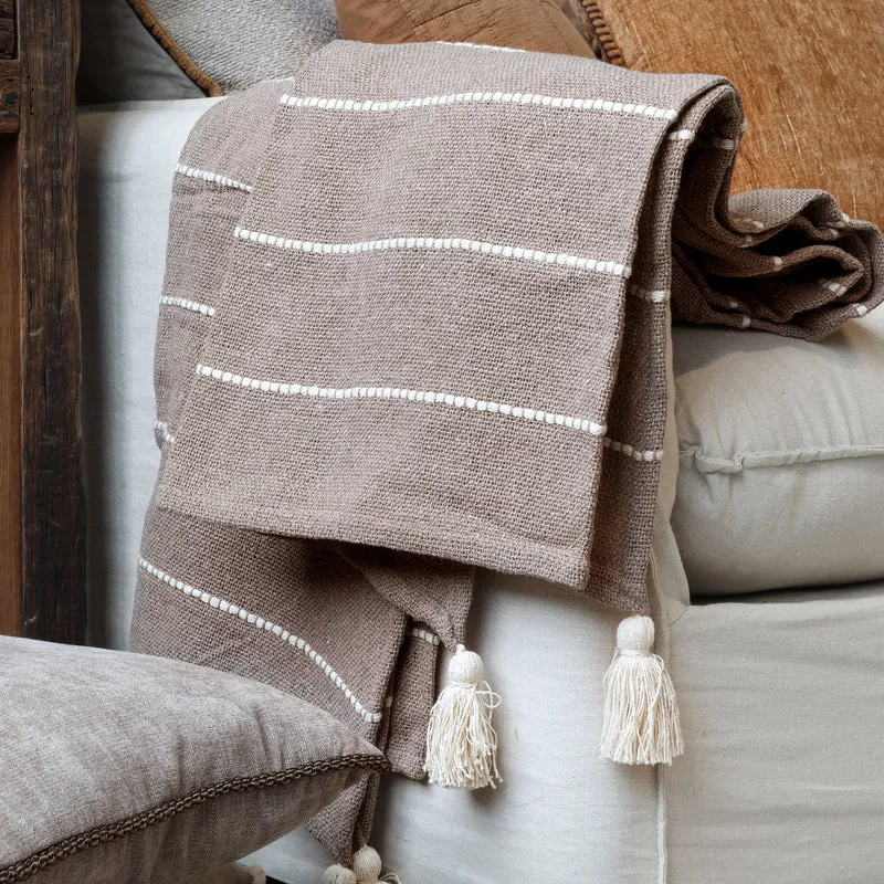 Chic Antique Plaid Aix Latte