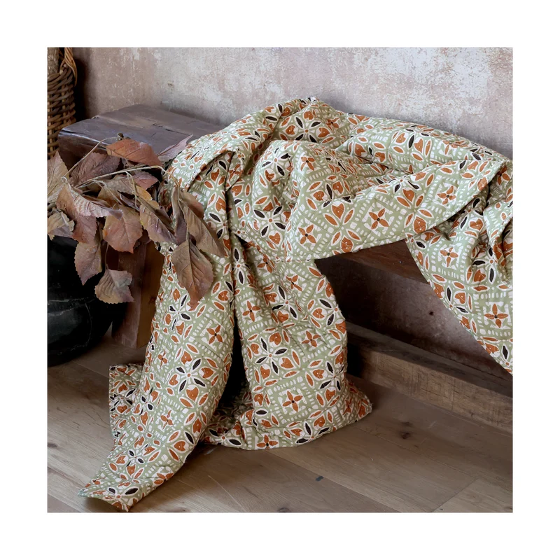 Chic Antique Aix Quilt mit Batikmuster