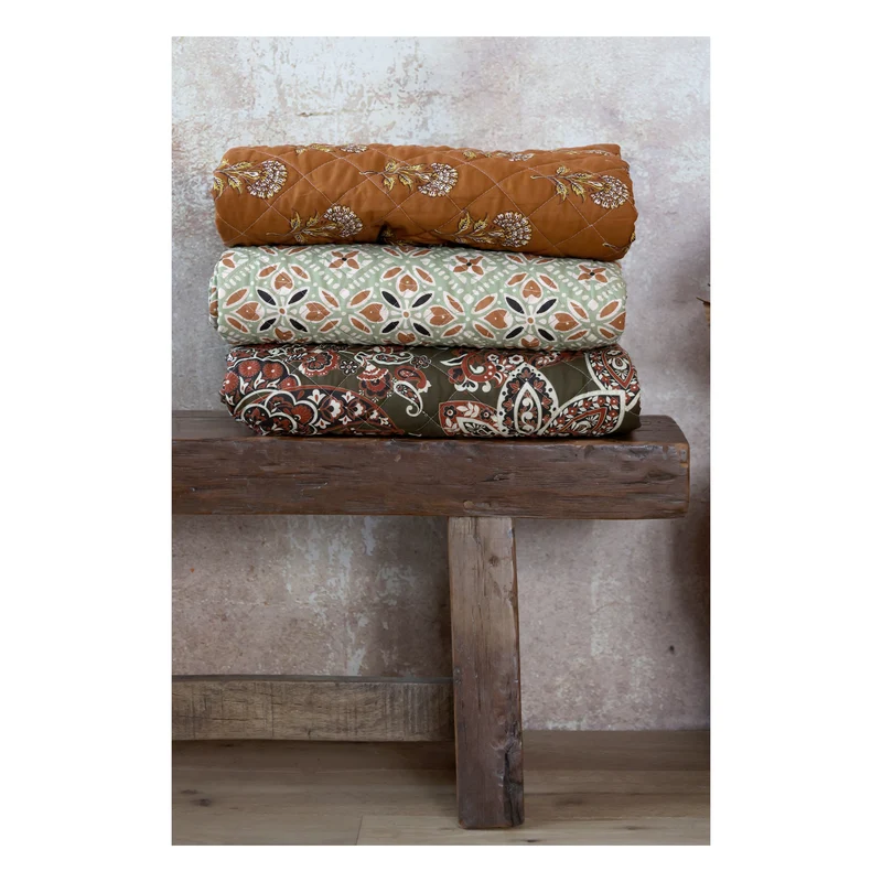 Chic Antique Aix Quilt mit Batikmuster