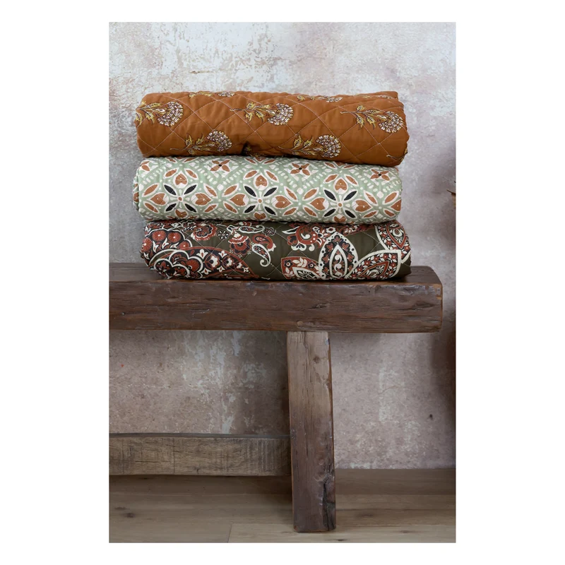 Chic Antique Aix Quilt mit Blumenmuster
