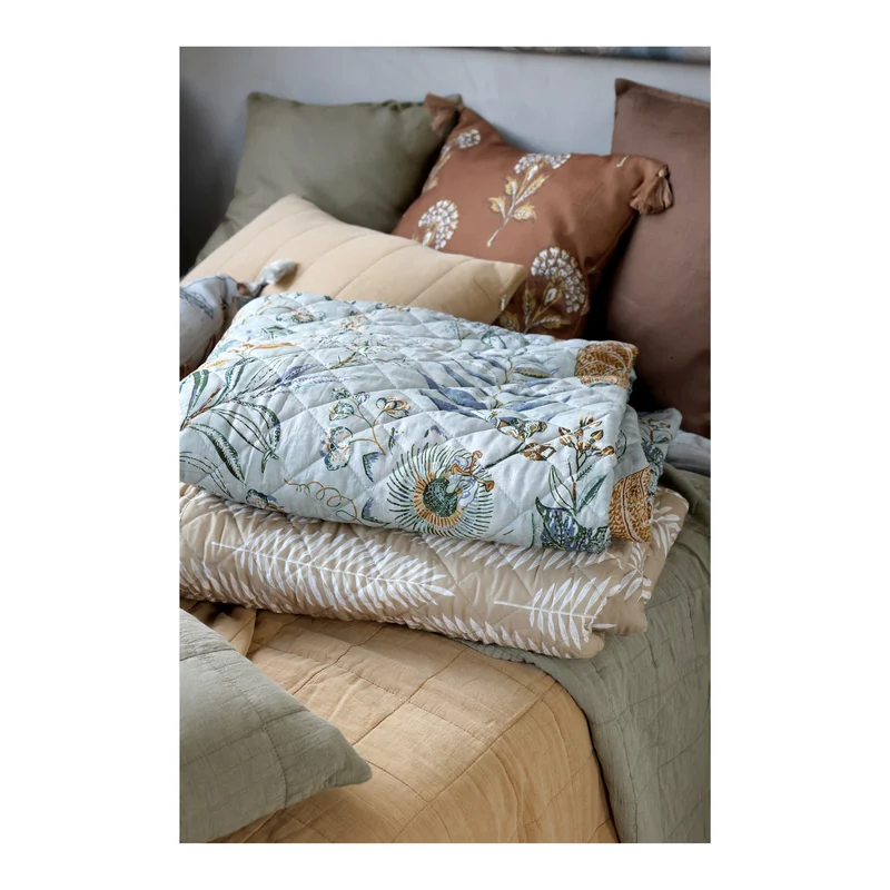 Chic Antique Aix Quilt mit Tropischen Blattmotiv
