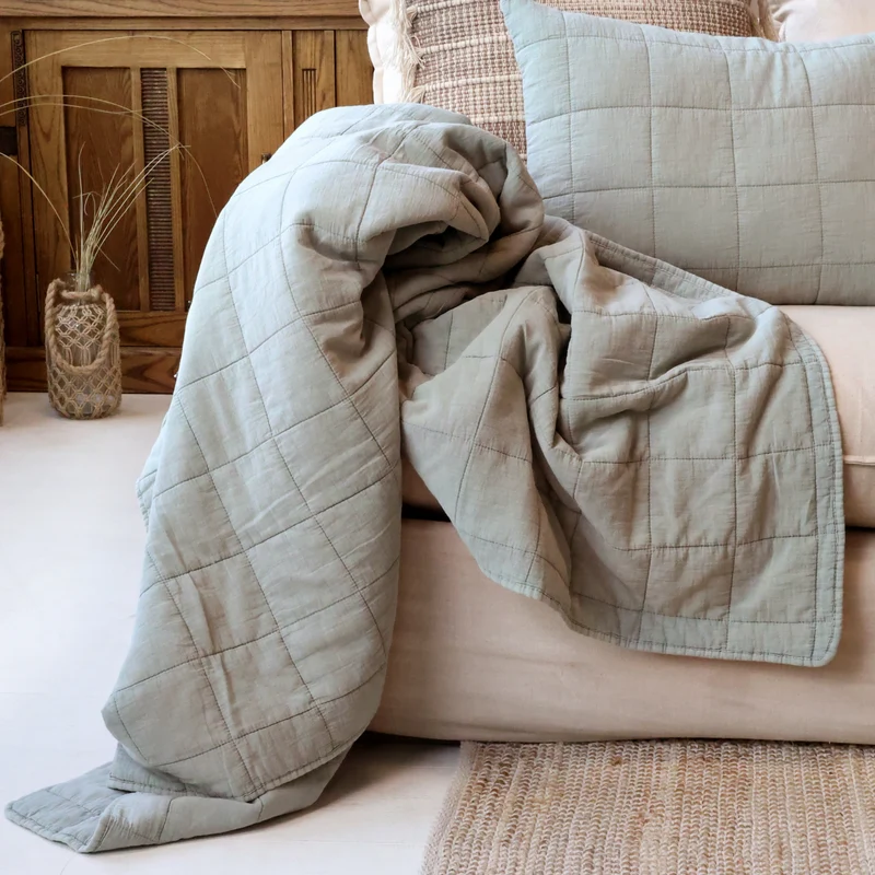 Chic Antique Aix Vintage Quilt Opal