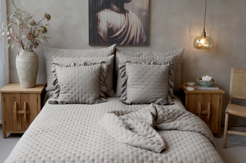 Chic Antique Aix Soft Quilt Latte