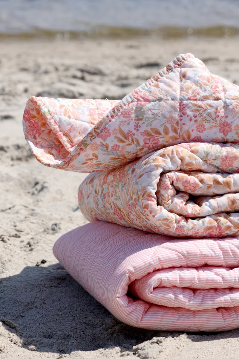 Chic Antique Aix Quilt mit Blumen Rosa & Sky Blue