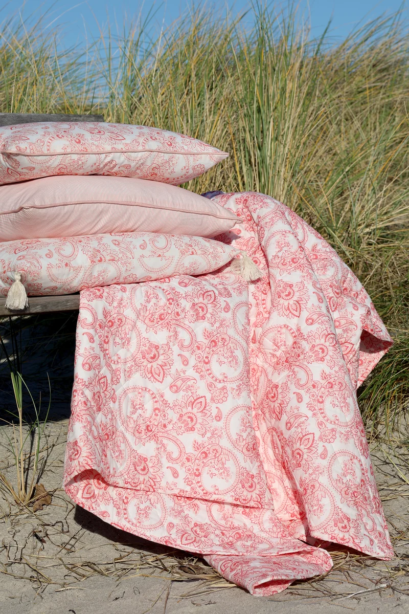 Chic Antique Aix Quilt mit Paisley Motiv