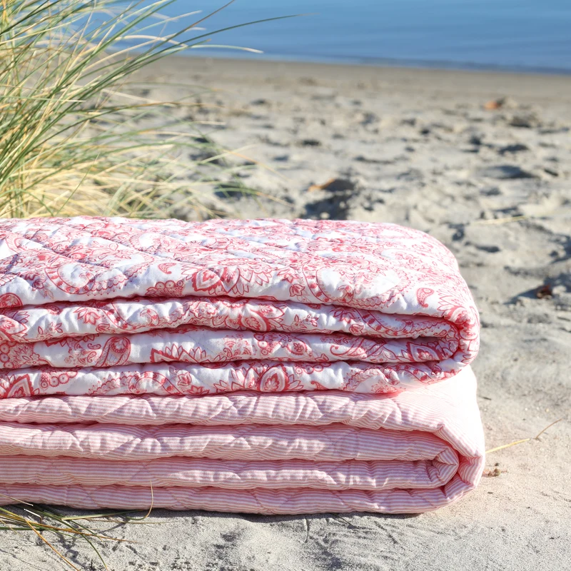 Chic Antique Aix Quilt mit Paisley Motiv
