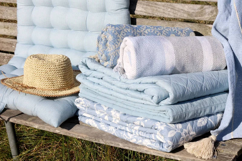 Chic Antique Aix Vintage Quilt Sky Blue