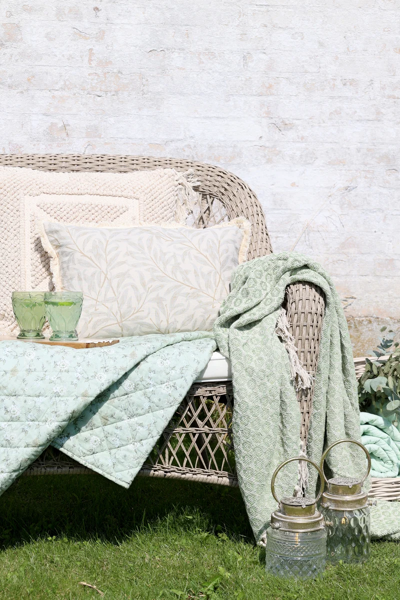 Chic Antique Aix Quilt mit Blumen Grün/Weiß