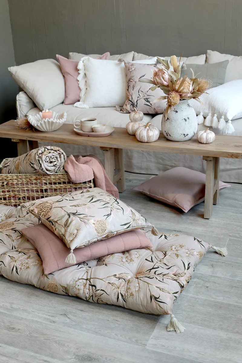 Chic Antique Aix Quilt mit Blumenmuster Taube