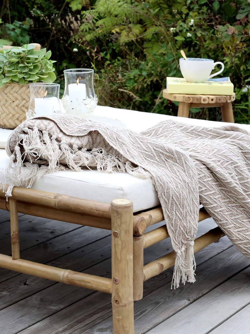 Chic Antique Aix Plaid Latte