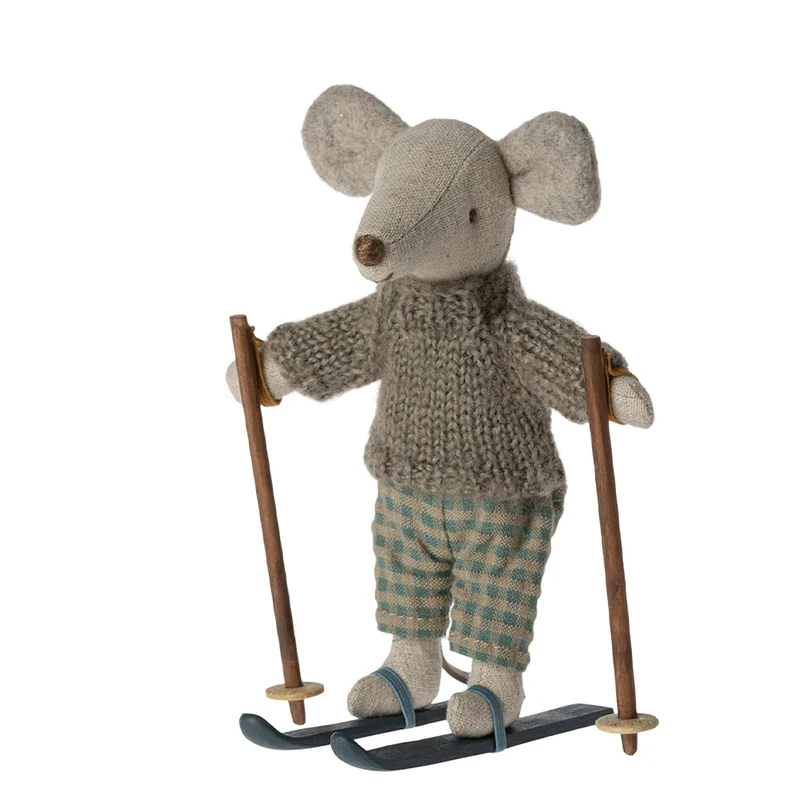 Wintermaus Großer Bruder mit Ski