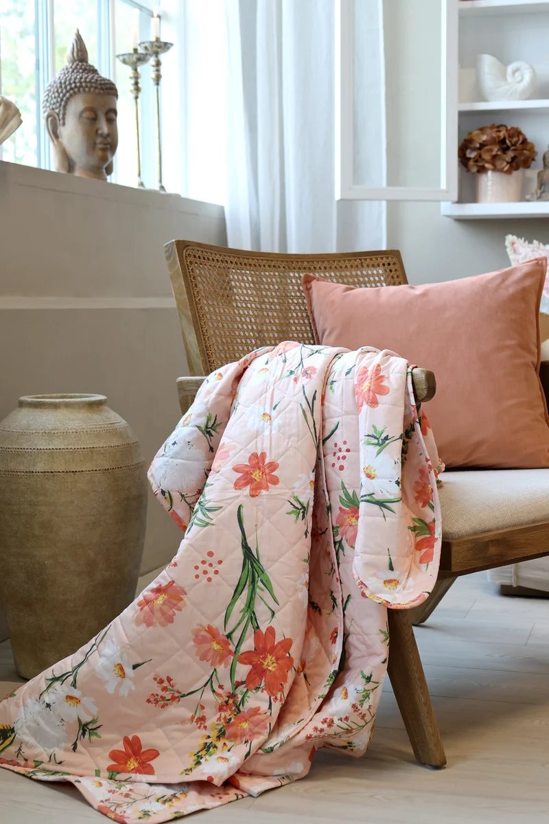 Chic Antique Aix Quilt mit Blumenmuster