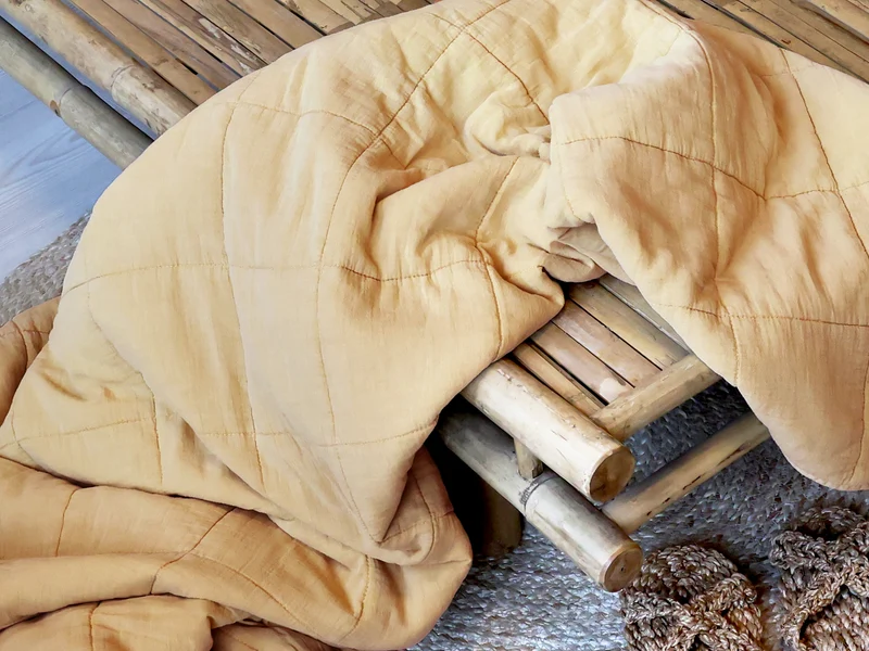 Chic Antique Vintage Quilt Honig