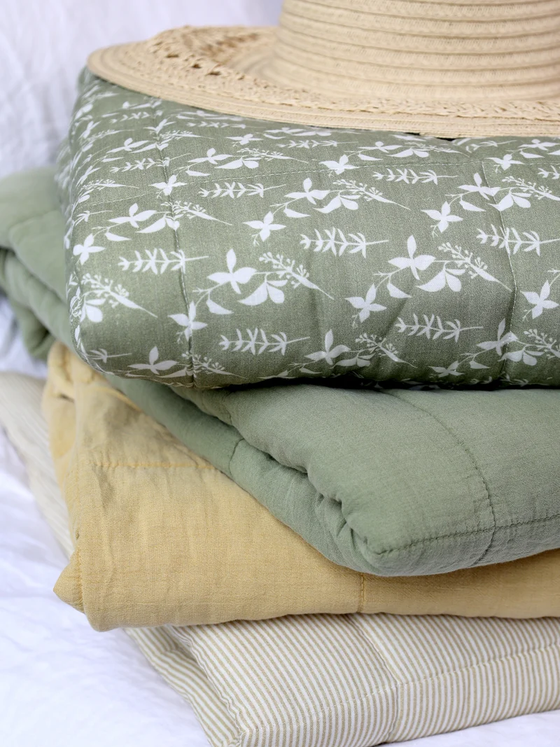 Chic Antique Vintage Quilt Honig