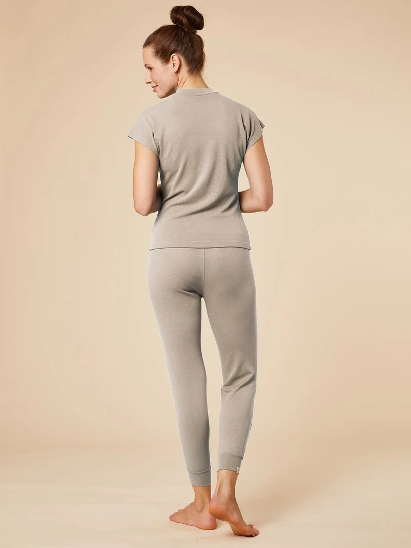 Re-Life Performance Interlock Stoff mit Ecovero Taupe