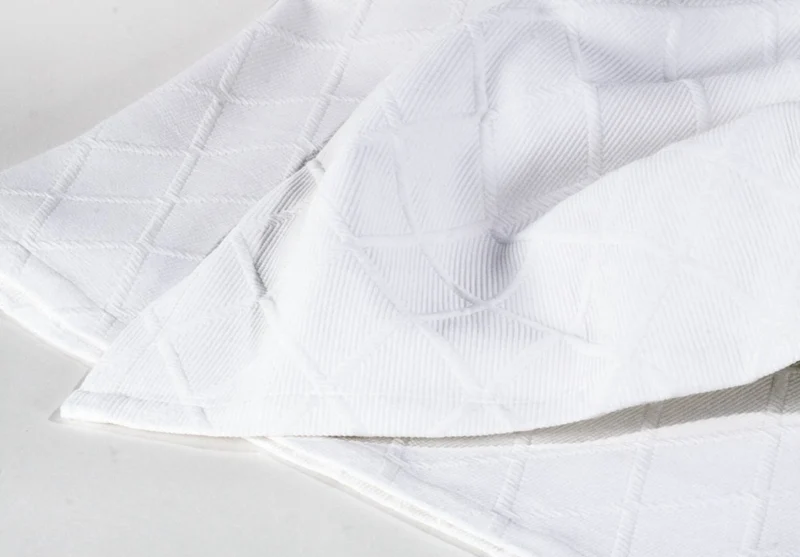 Weiße Tagesdecke aus Baumwolle Vera