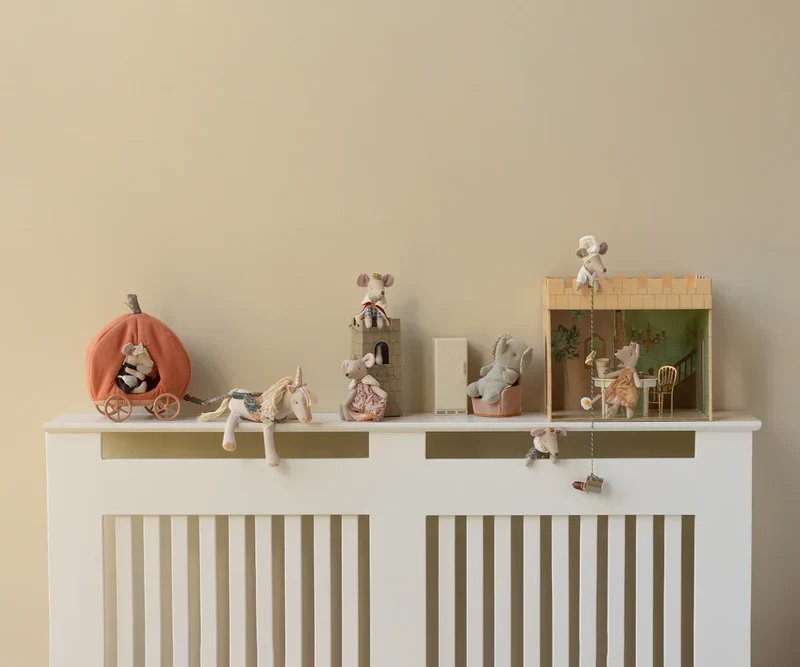 Unicorn, Small