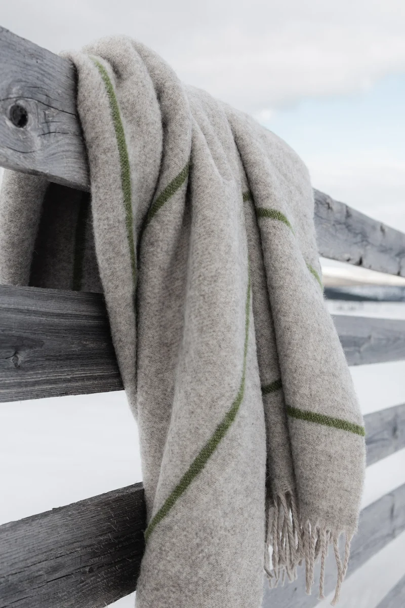 Wolldecke HALLA – beige-olive (140 x 200 cm)