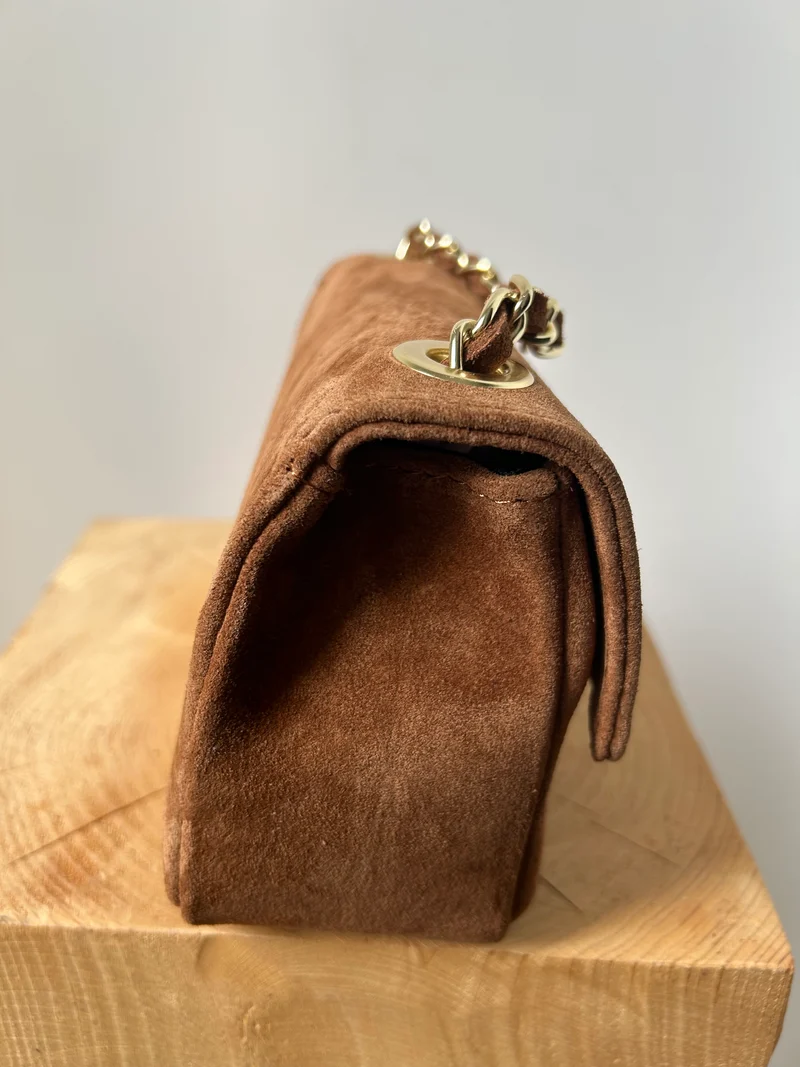 kleine Handtasche aus Wildleder - camel
