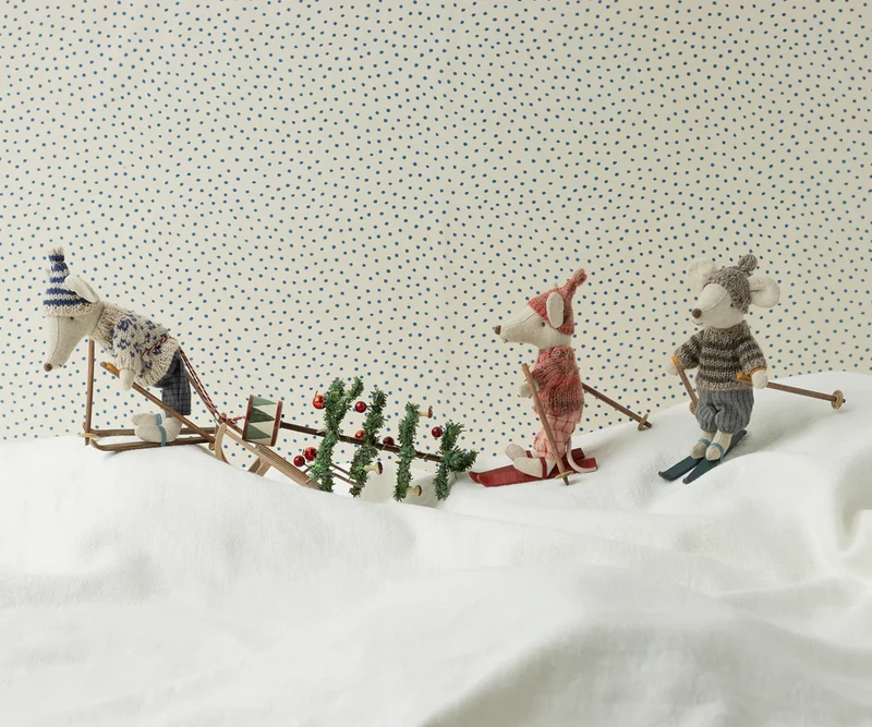 Wintermaus mit Skiset, Große Schwester - rose