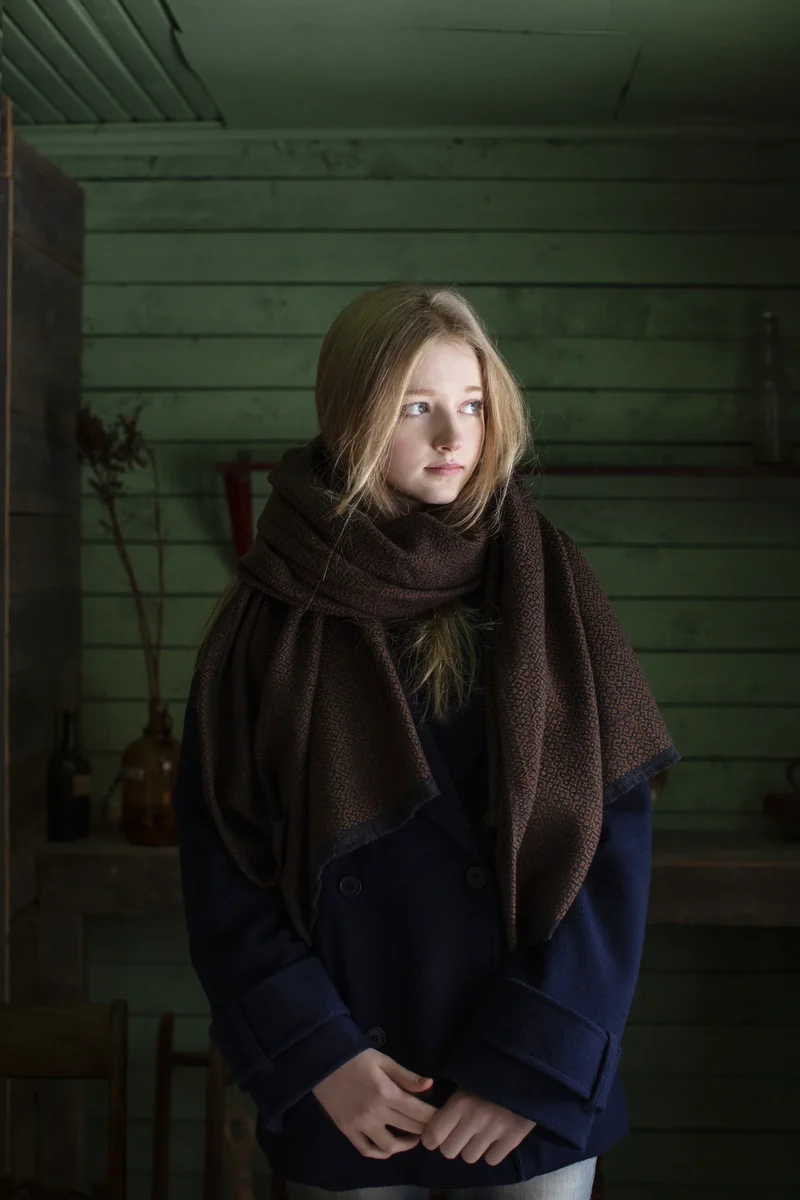 Wollschal Koli aus Merino-Wolle- Schwarzbraun (60 × 220 cm)