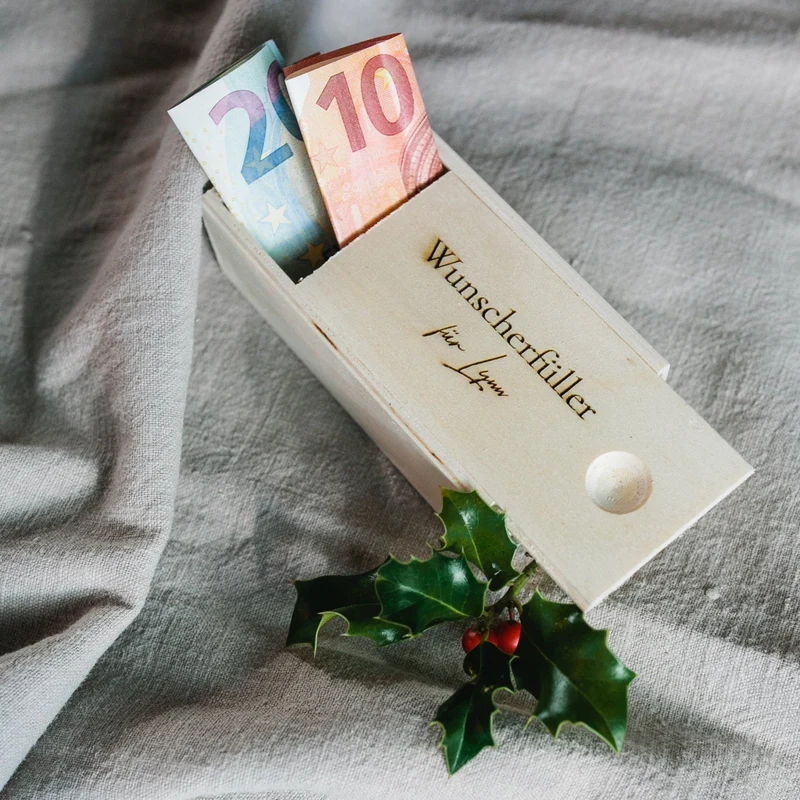 Kleines Geldgeschenk - Personalisierte Holzkiste mit Gravur