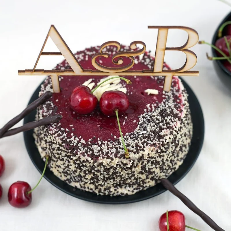 Caketopper mit Initialen