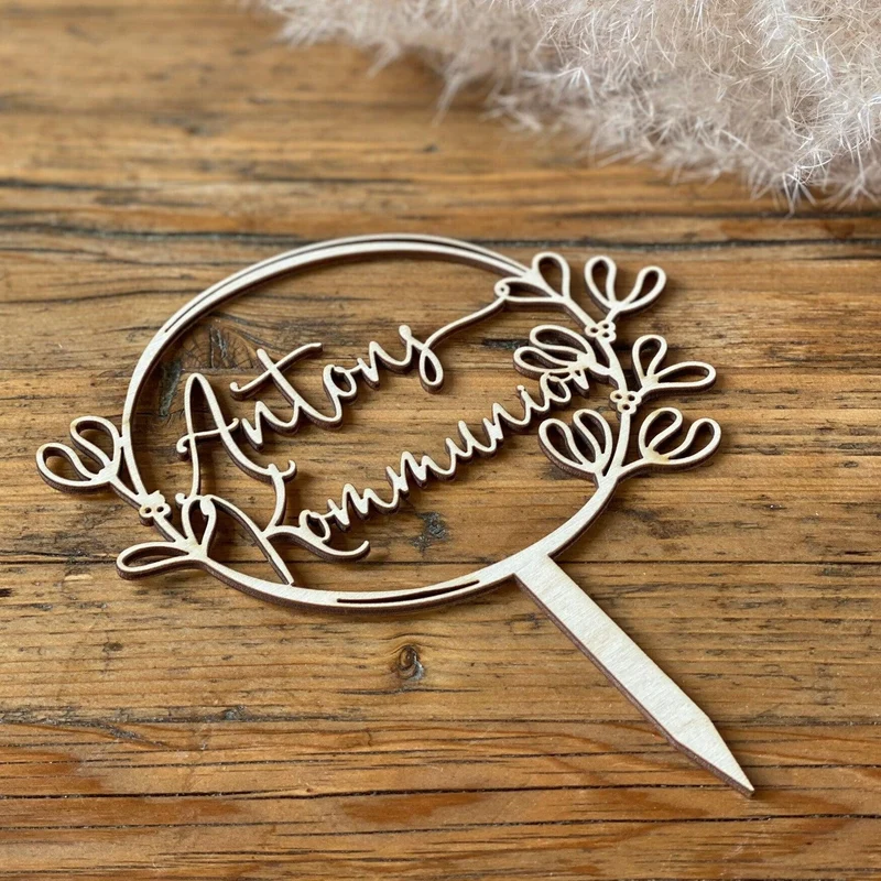 Caketopper Kommunion mit Name runder Blumenkranz