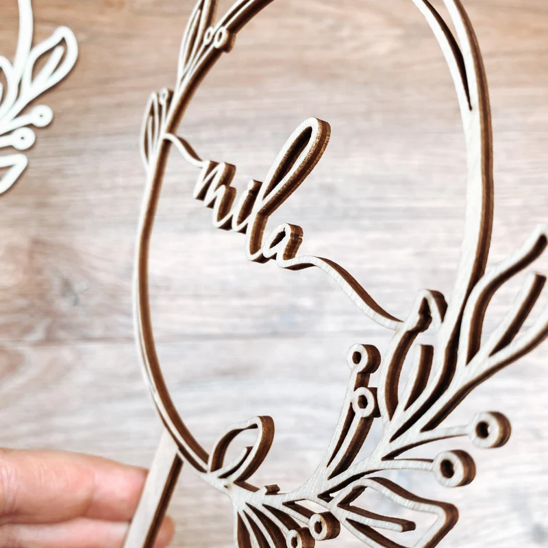 Caketopper ein Name Blumenkranz