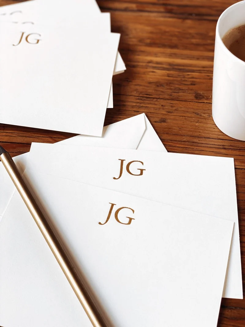 Notizkarte mit Monogramm