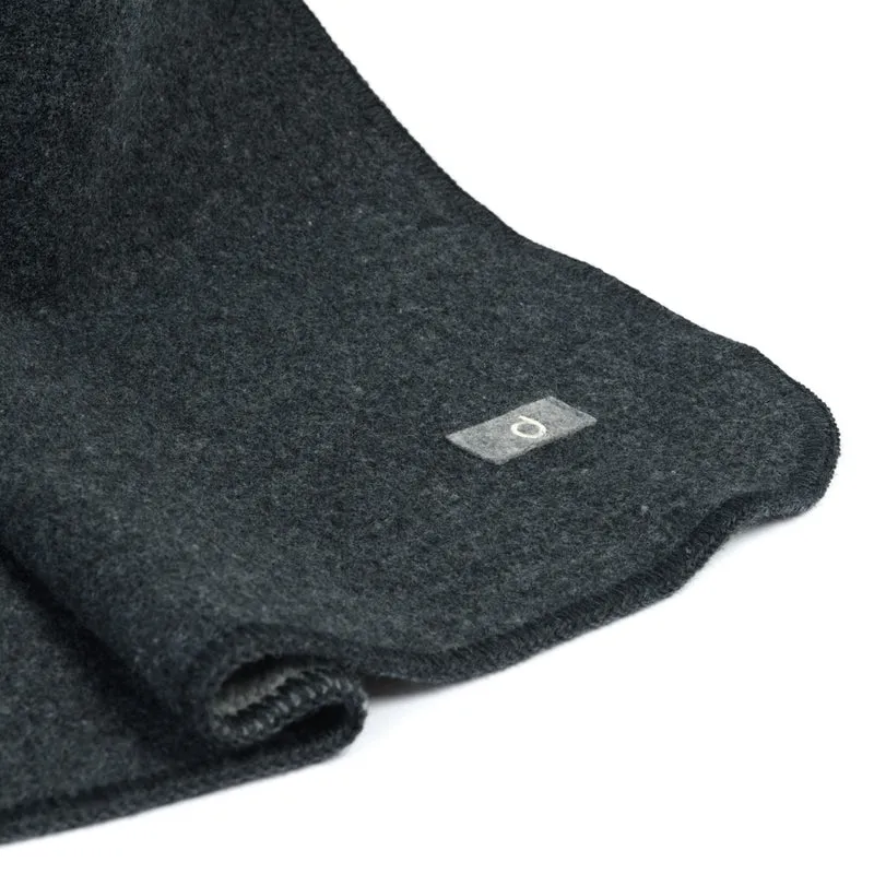 "DANA"- Zweifarbige Walkdecke aus Bio-Schurwolle (Merino)