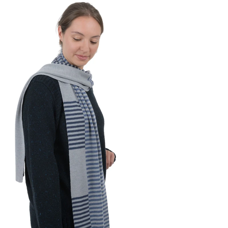 Strickschal mit Streifen "FIDELIUS"