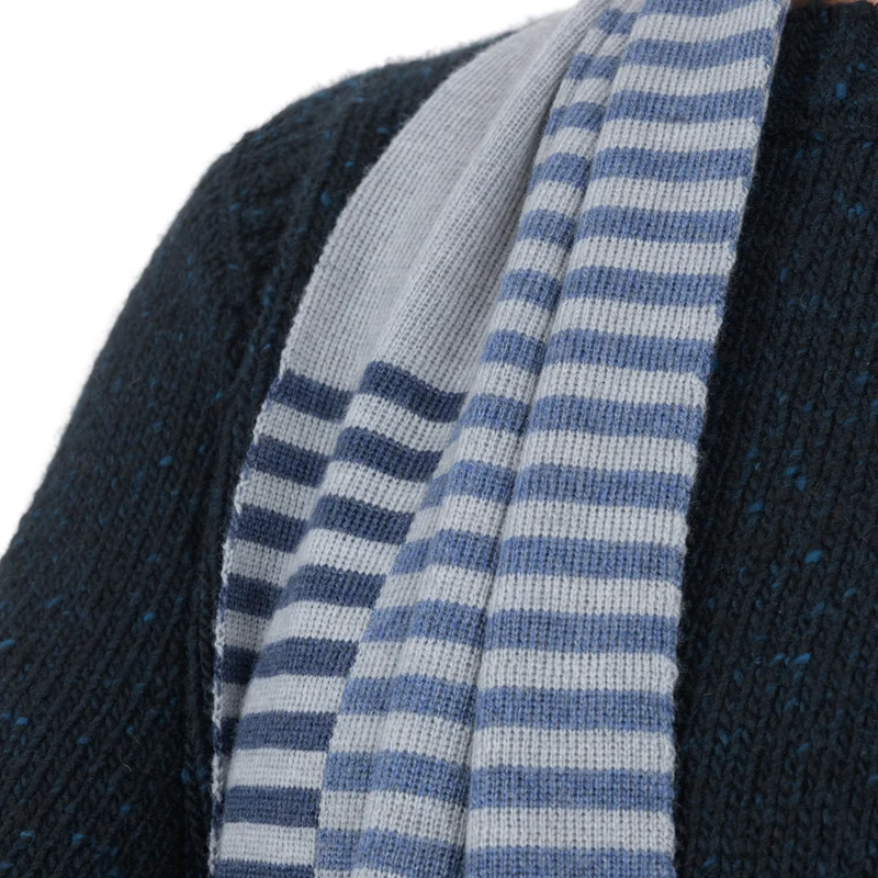Strickschal mit Streifen "FIDELIUS"