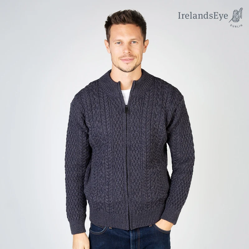 Herrenstrickjacke mit kurzem Stehkragen