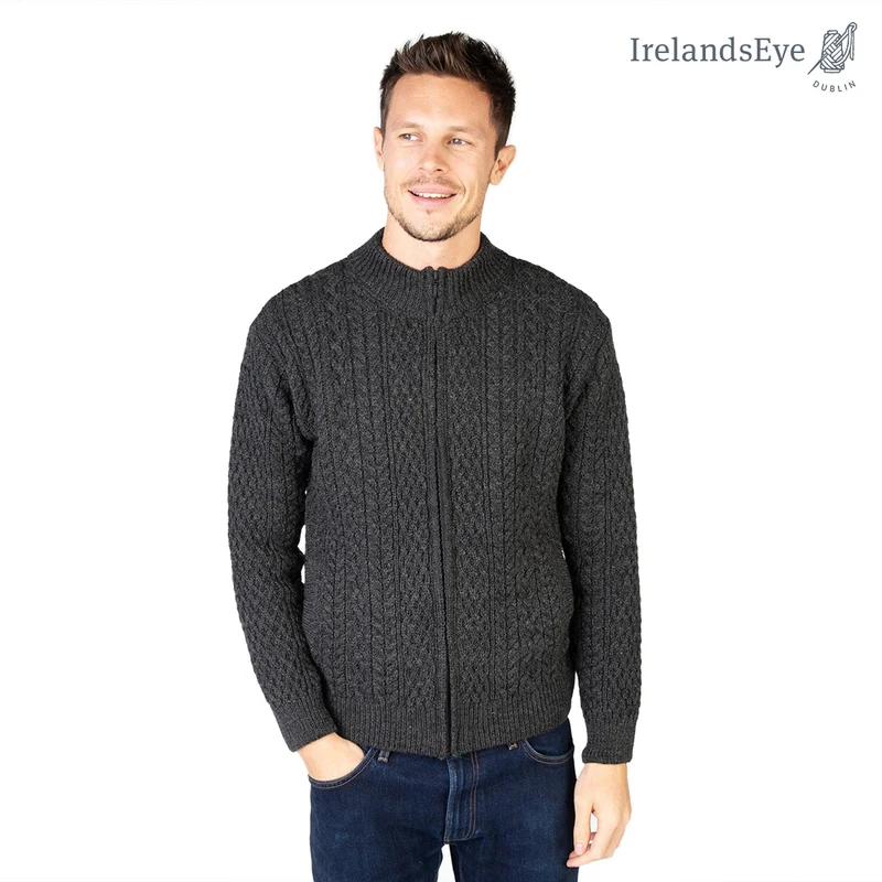 Herrenstrickjacke mit kurzem Stehkragen