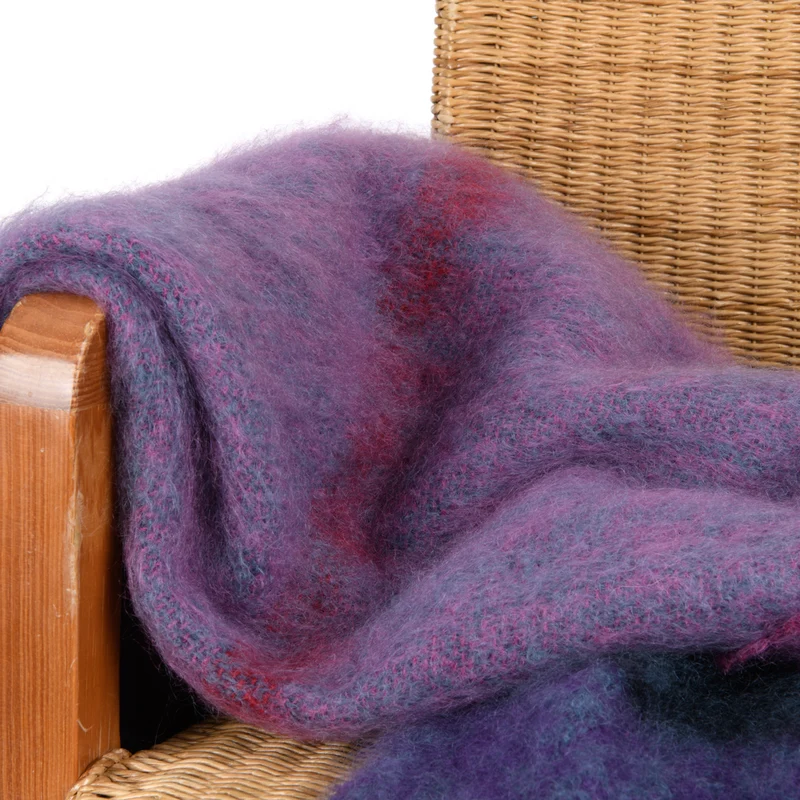 Mohairdecke „Aubergine" – Tiefe Farbwelt zum Wohlfühlen