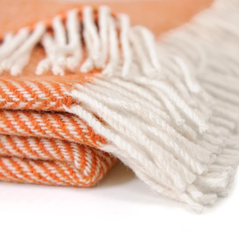Fischgrätdecke in Orange