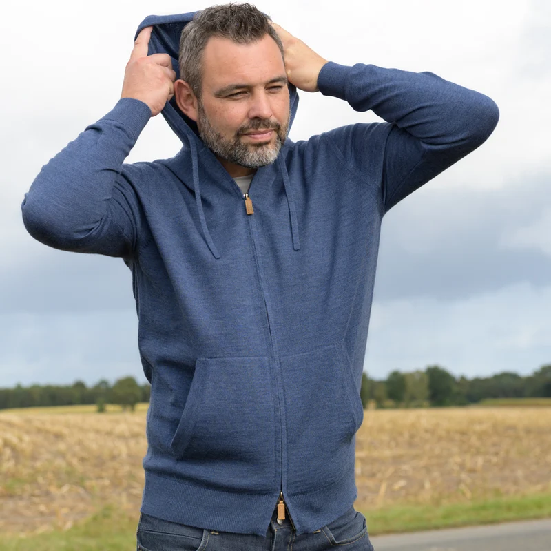 Dünner Hoodie mit Kapuze "WOODSTOCK"