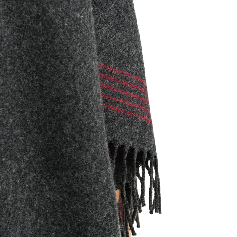 Wohndecke "Charcoal & Red"