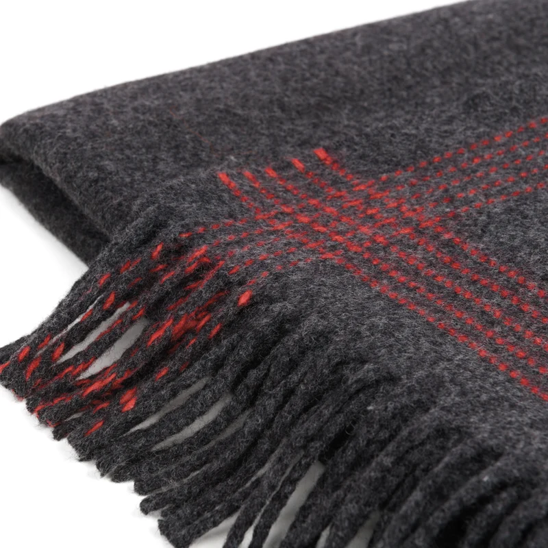 Wohndecke "Charcoal & Red"