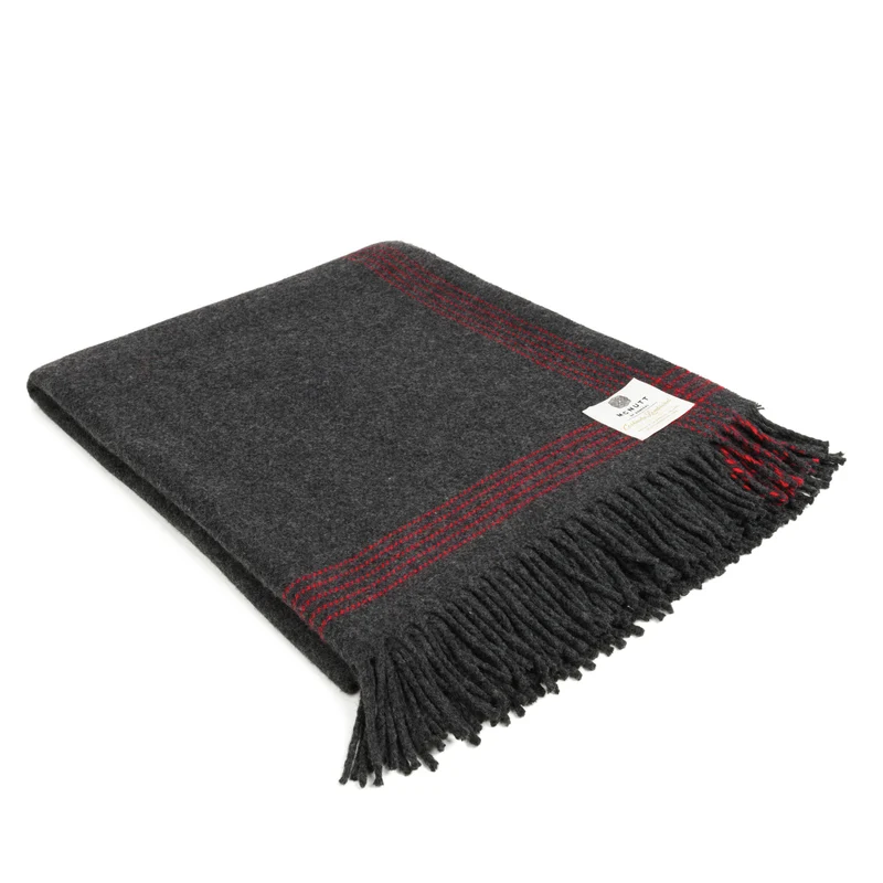 Wohndecke "Charcoal & Red"