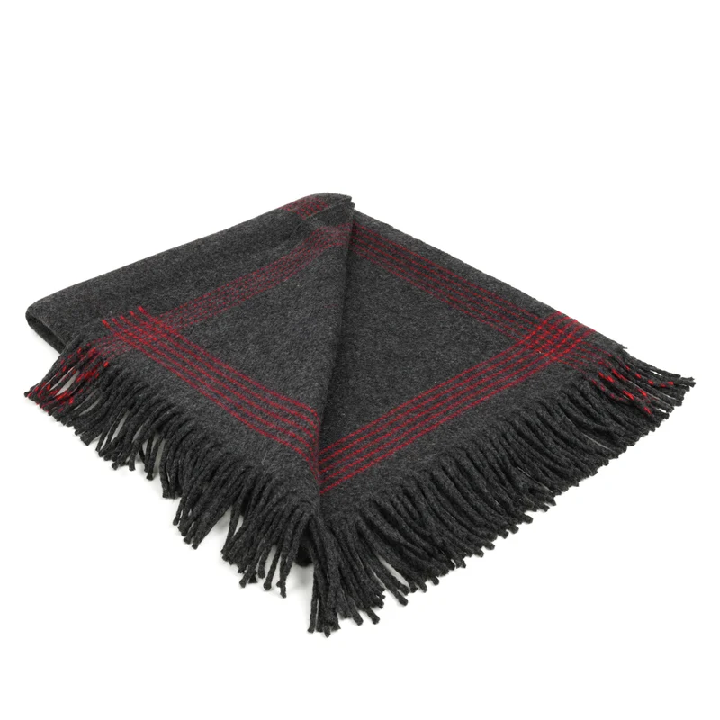Wohndecke "Charcoal & Red"